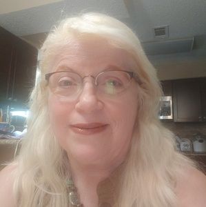 Meet your Posher, Deborah